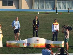 Henrik högst upp på pallen när den svenska nationalsången spelades.